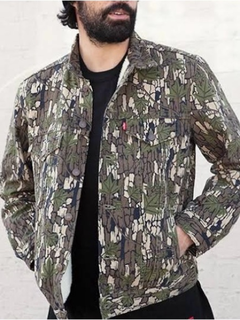 Levi's x Supreme Men's Camo Print Sherpa Jacket in Leafy Camo